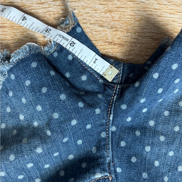 Lauren Conrad LC Distressed Polka Dot Denim Shorts - Size 4 - Picture 7 of 7